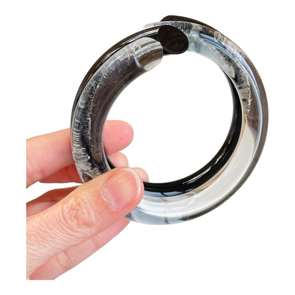 kaz様☆#5156 JUDITH HENDLER ヴィンテージ　バングル Vintage Judith Hendler Clear & Black Acrylic Lucite Coiled Twist